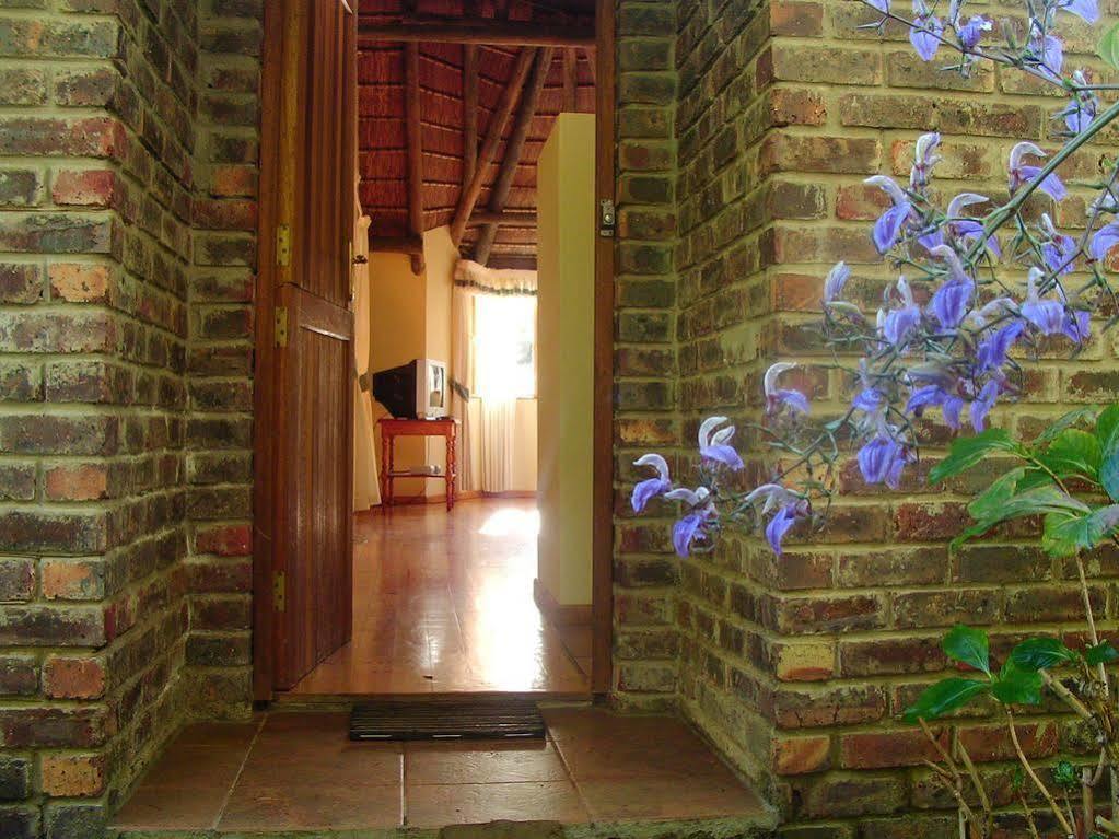 Coral Tree Cottages Harkerville Exterior photo